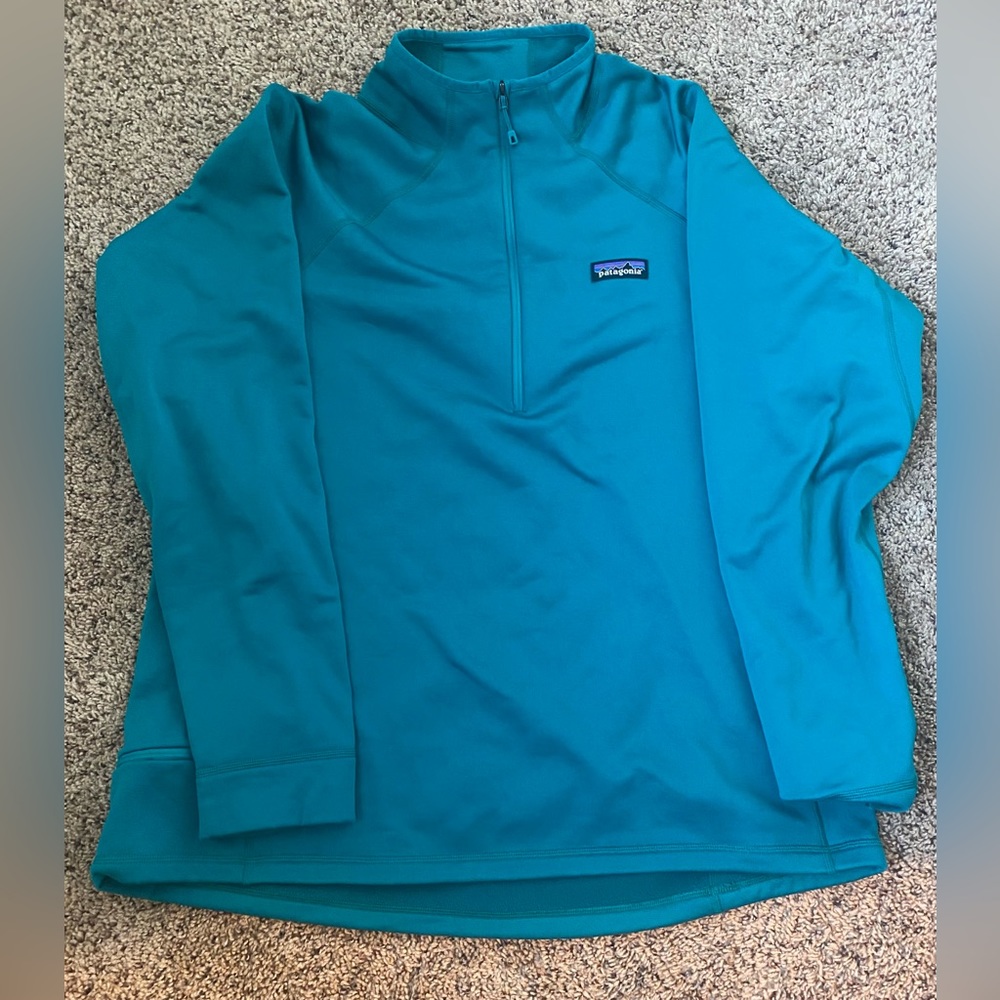 Patagonia 3/4 zip fleece top.